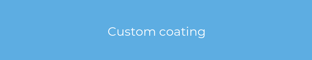 La imagen muestra un fondo azul con un texto centrado en letras blancas que muestra la palabra custom-coating 